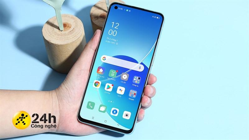 Màn hình AMOLED trên Reno6 5G cho chất lượng hiển thị tuyệt vời.