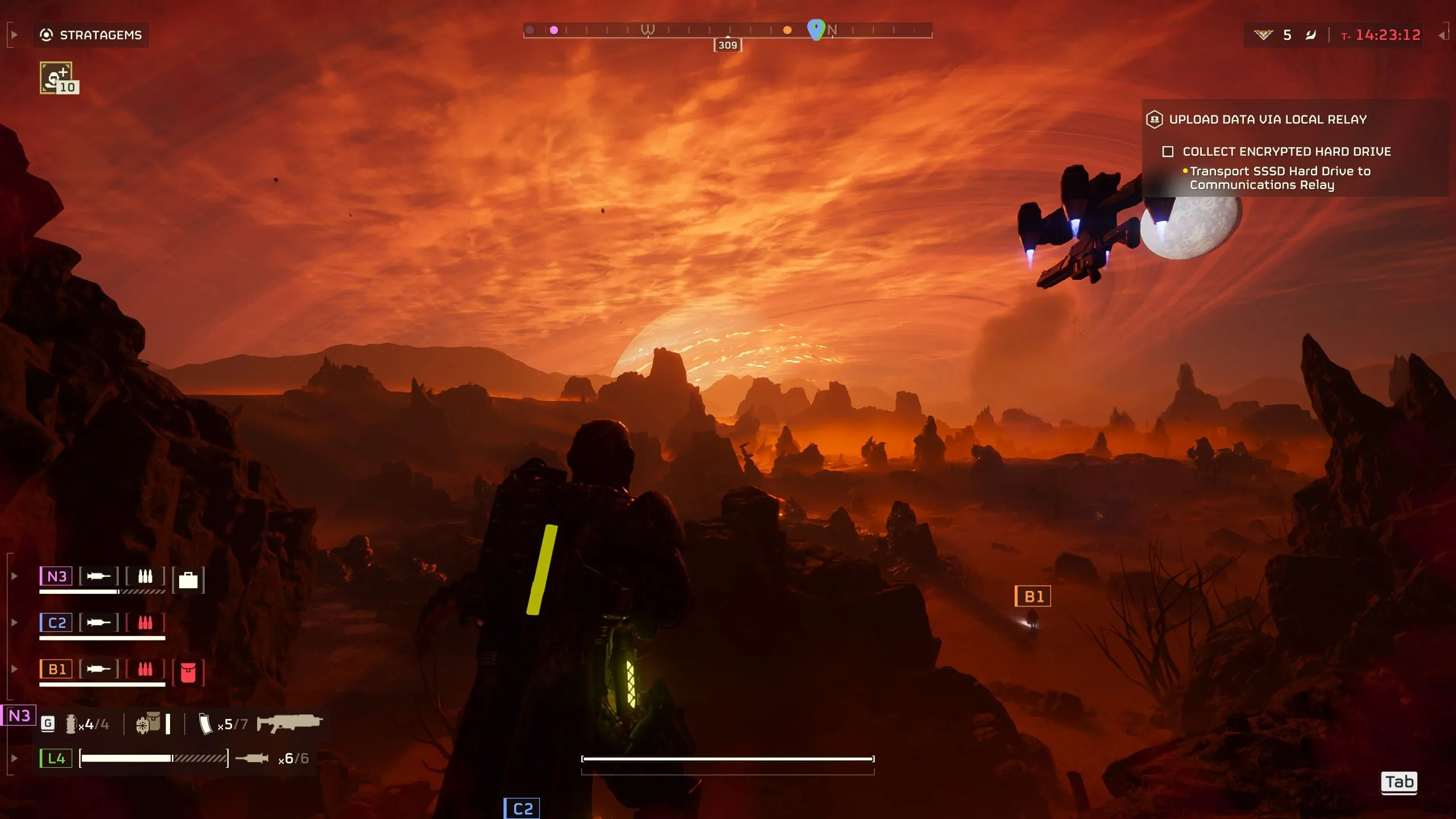Ảnh chụp màn hình Helldivers 2 với cảnh chiến đấu ác liệt trên nền cam rực lửa