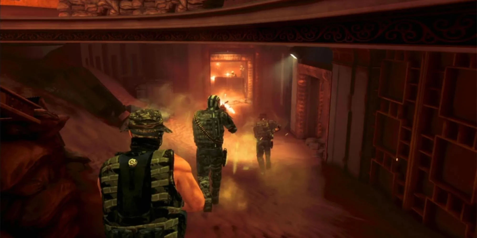 Binh lính chiến đấu trong thành phố Dubai đổ nát ở Spec Ops The Line multiplayer