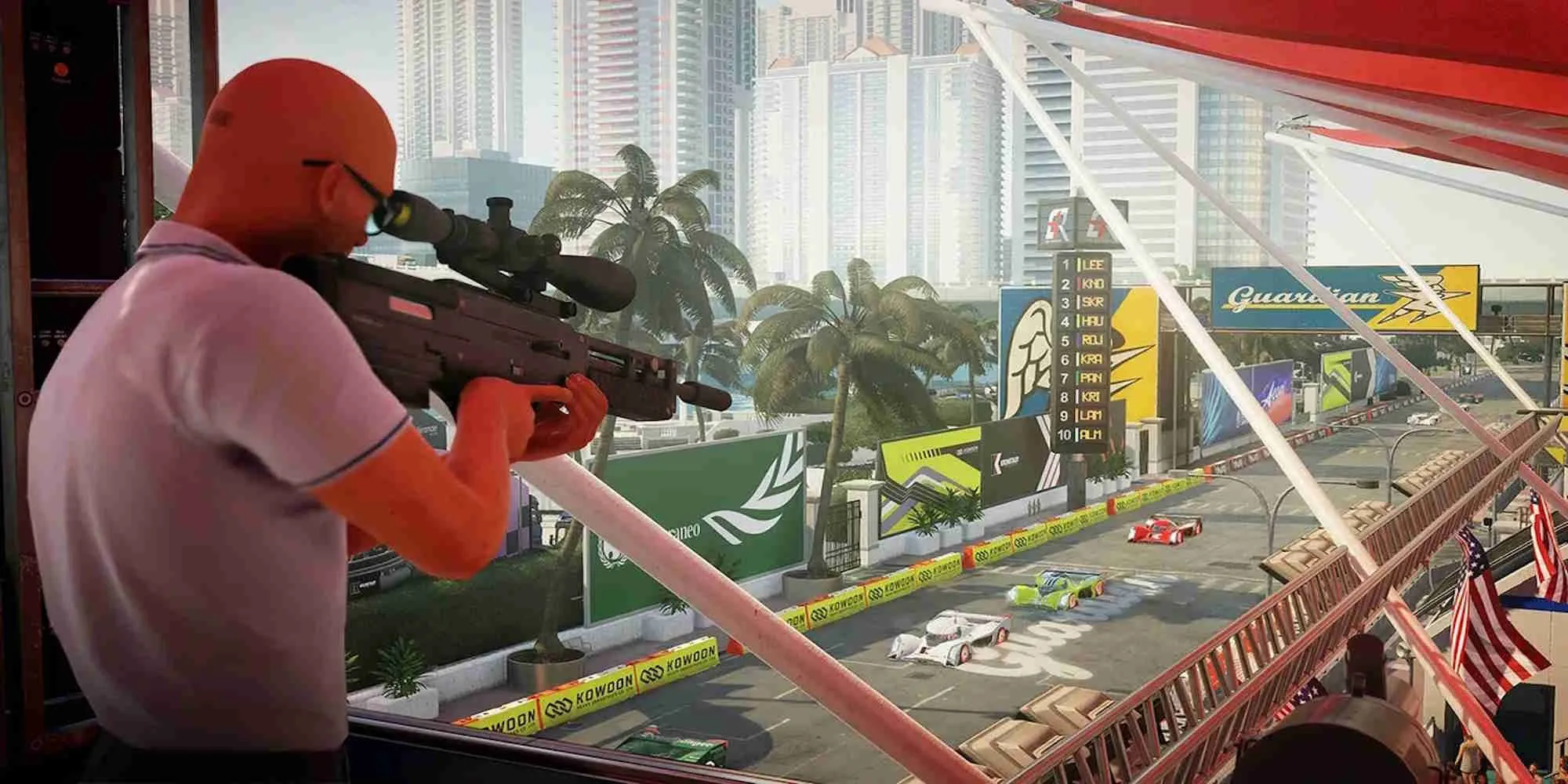 Đặc vụ 47 đang ngắm bắn mục tiêu bằng súng tỉa trong game Hitman World of Assassination.