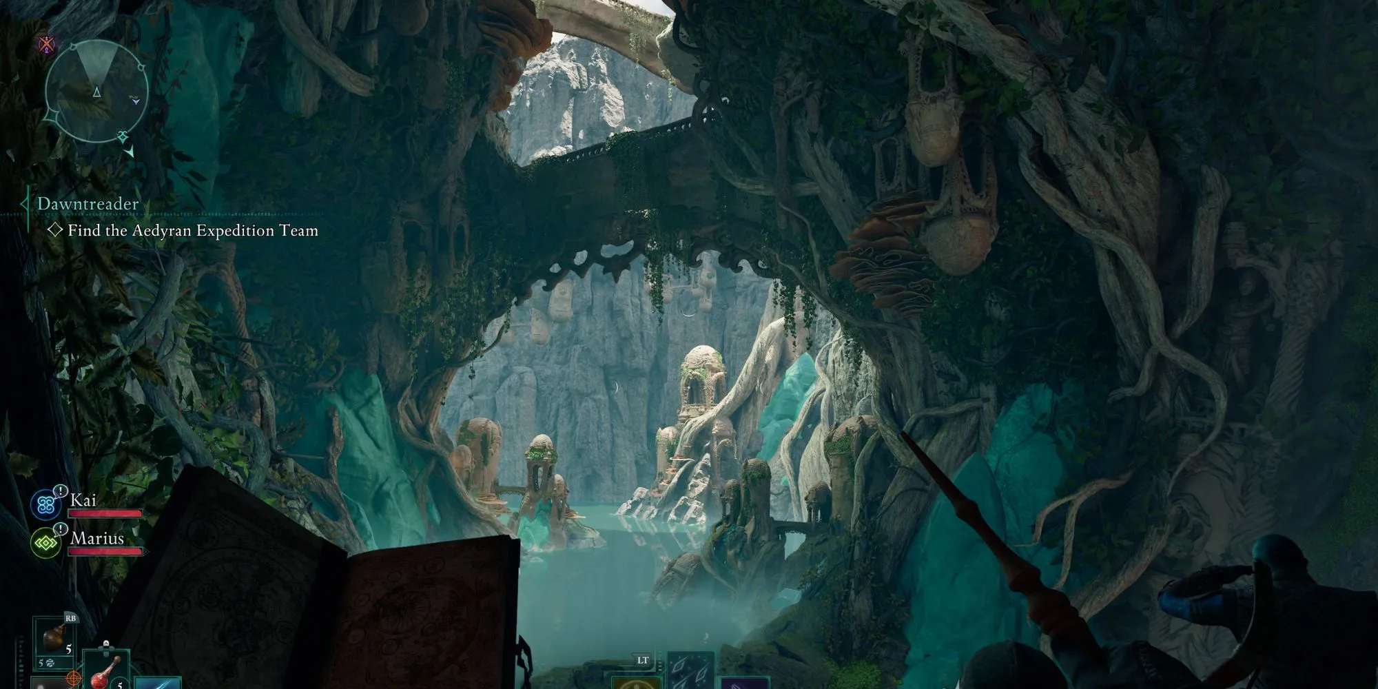 Nhân vật trong game Avowed đang khám phá một hang động tối, thể hiện đồ họa game hỗ trợ Xbox Play Anywhere