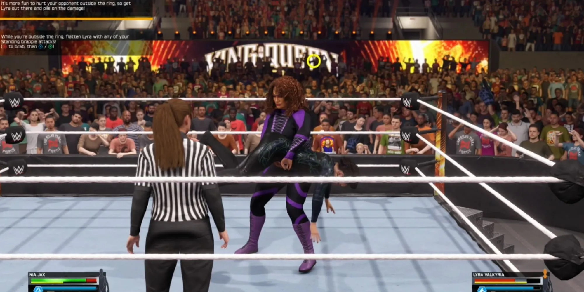 Nia Jax thực hiện đòn tấn công mạnh mẽ trong trận đấu WWE 2K25