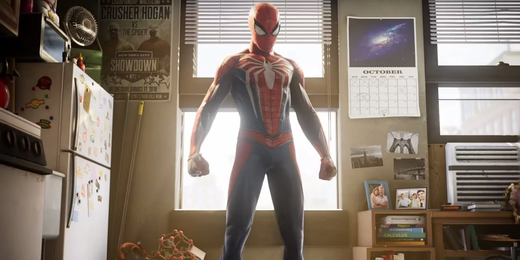 Spider-Man đứng trước cửa sổ căn hộ trong phần mở đầu Marvel's Spider-Man