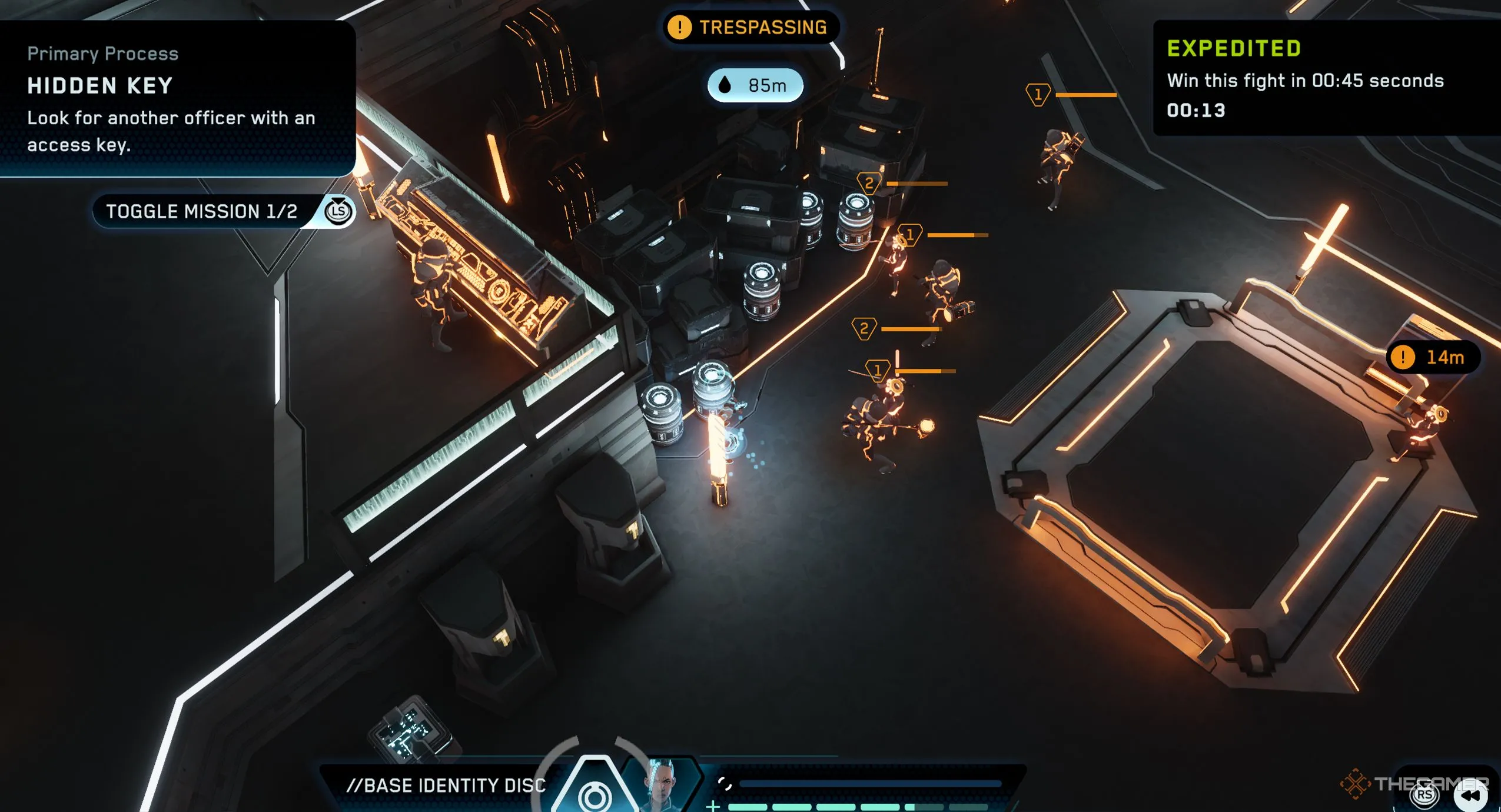 Cảnh chiến đấu với lính gác Core trong game Tron: Catalyst