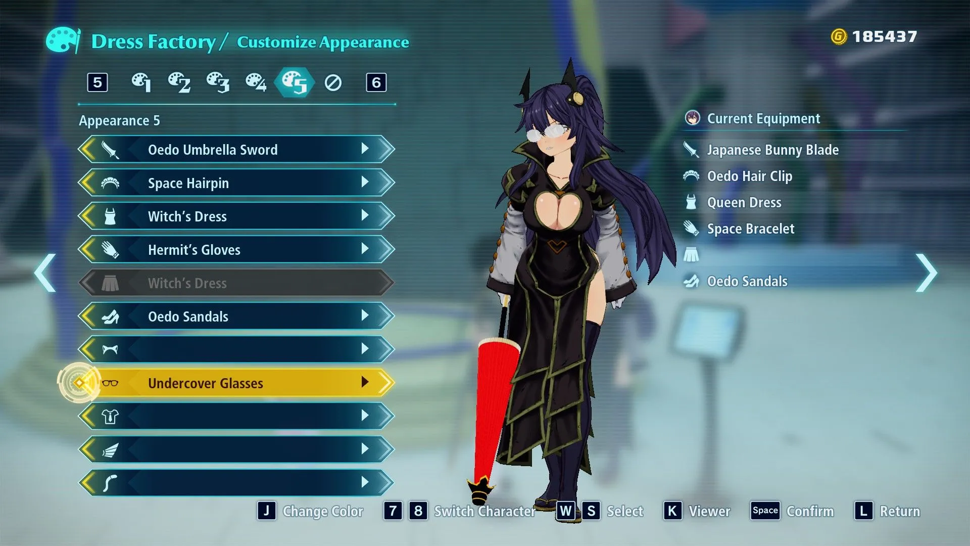 Homura trong phòng thay đồ Dress Factory của Edens Zero, tùy biến trang phục