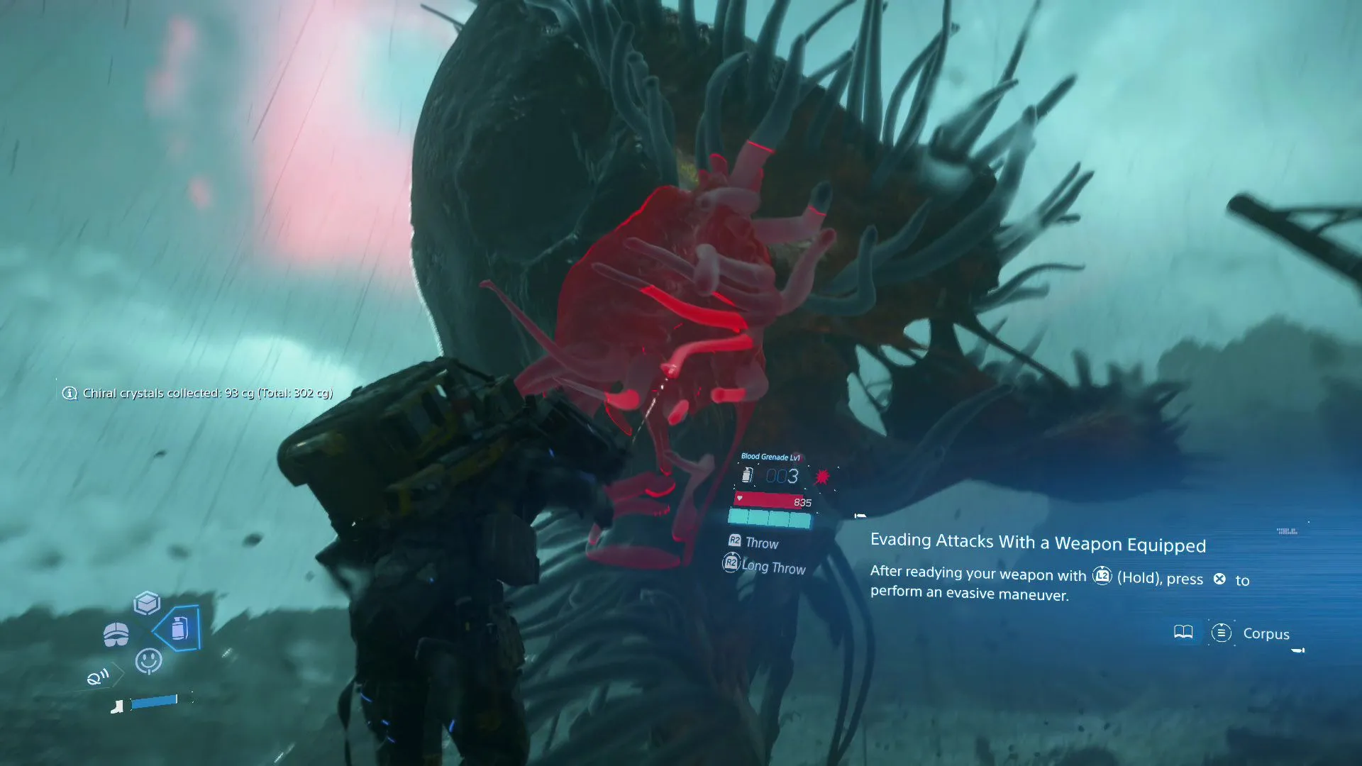 Sam Porter Bridges ném Lựu đạn Máu (Blood Grenade) tấn công Giant BT, minh họa "khoản đầu tư" hiệu quả vào điểm yếu của boss.