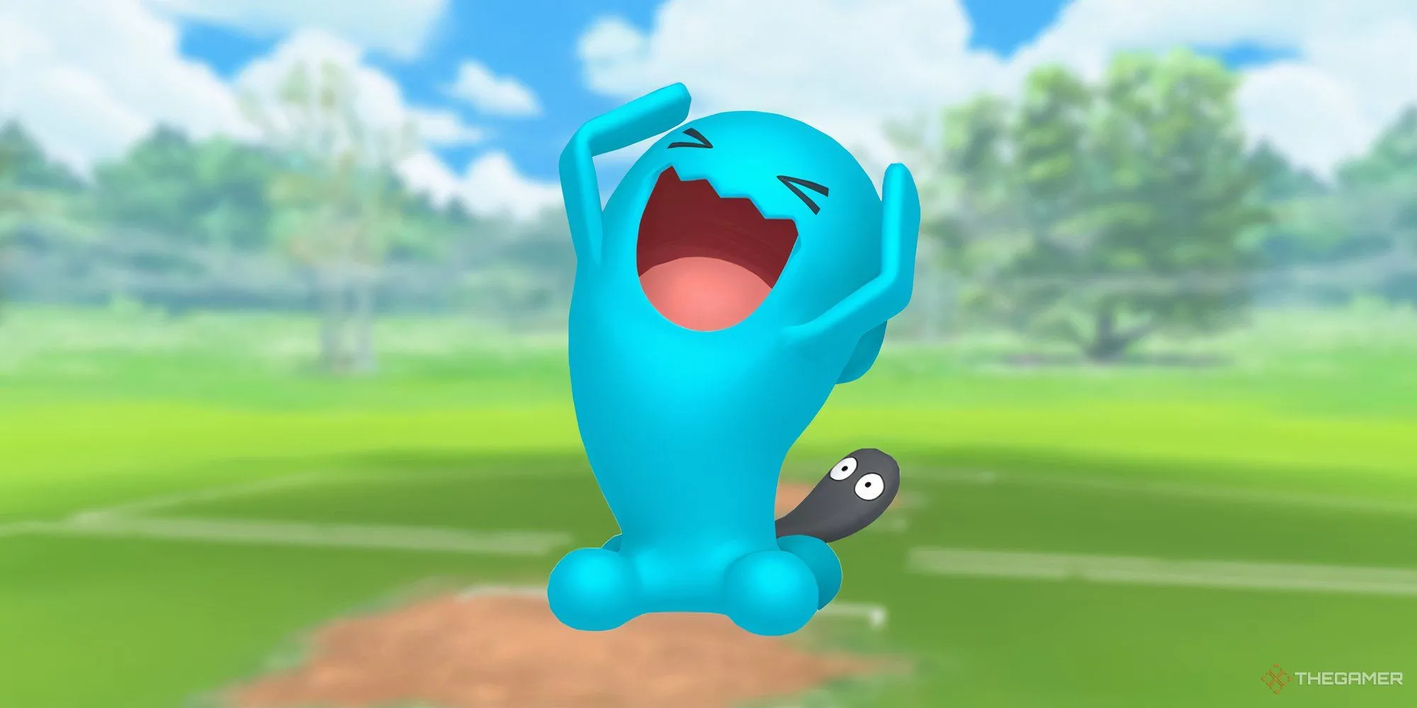 Wobbuffet đang tạo dáng với ánh mắt sắc sảo, nổi bật trên nền chiến trường Pokemon Go, minh họa khả năng phòng thủ đặc biệt.