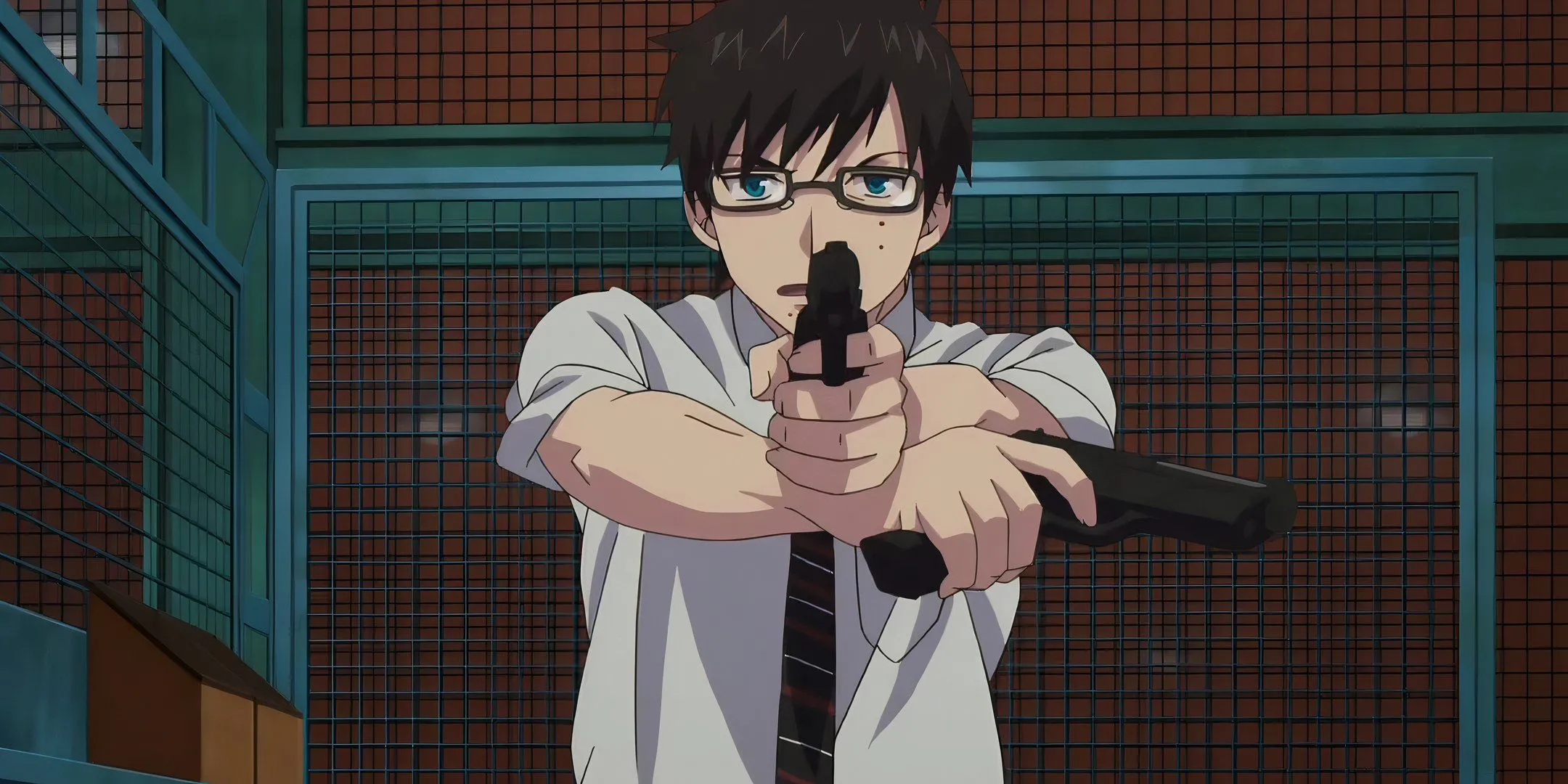 Yukio Okumura trong Blue Exorcist cầm súng, sẵn sàng chiến đấu với quỷ.