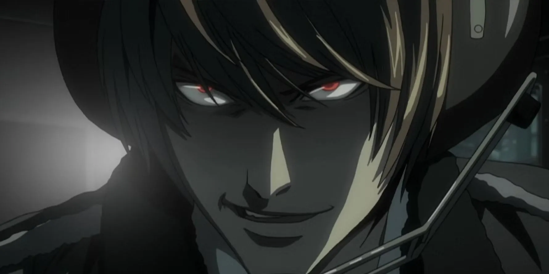 Light Yagami trong trạng thái mất trí nhớ về Death Note
