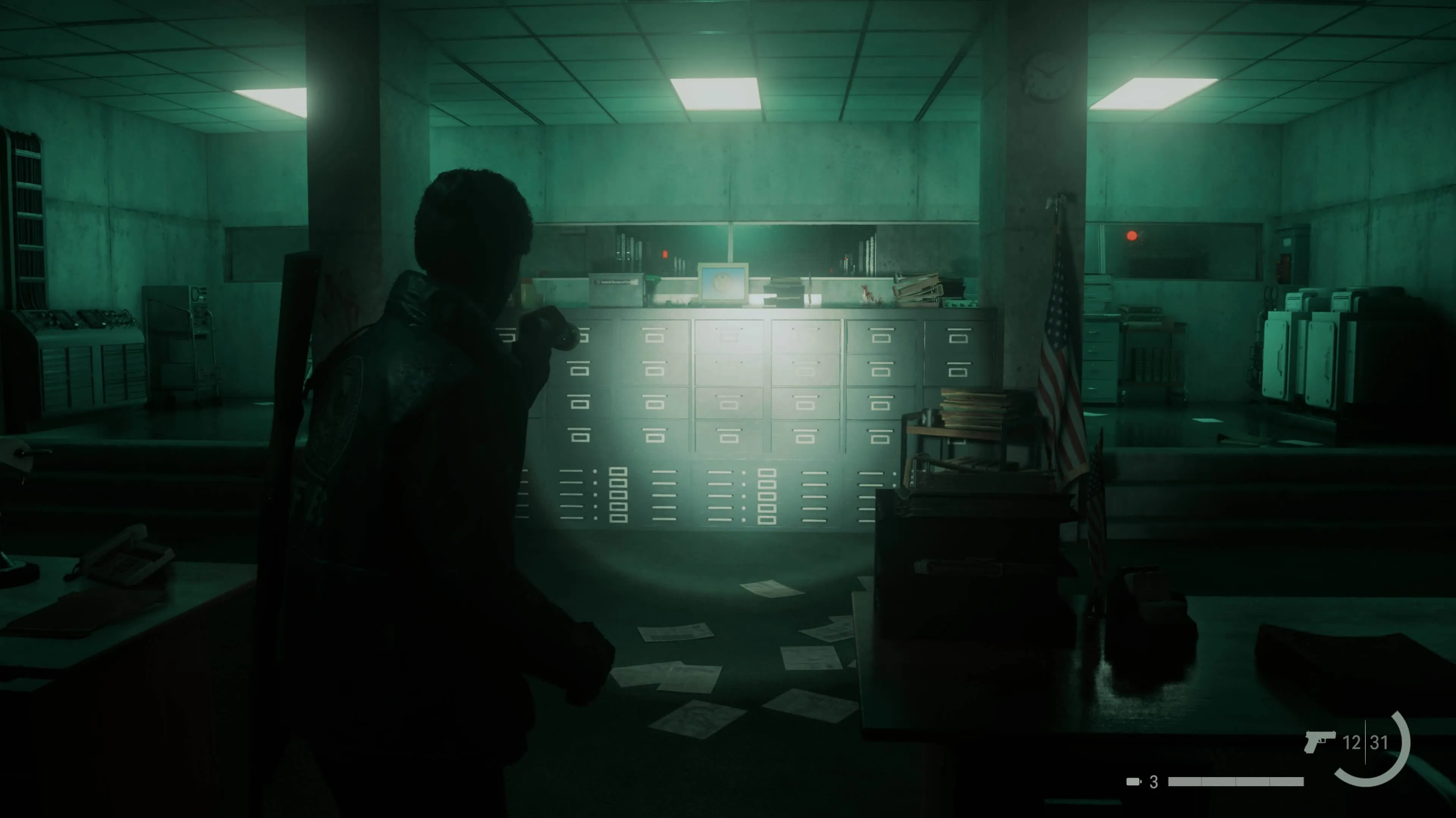 Màn hình máy tính bị khóa tại trung tâm điều khiển Lakehouse trong Alan Wake 2, tượng trưng cho những bí ẩn siêu nhiên cần được kiểm soát.